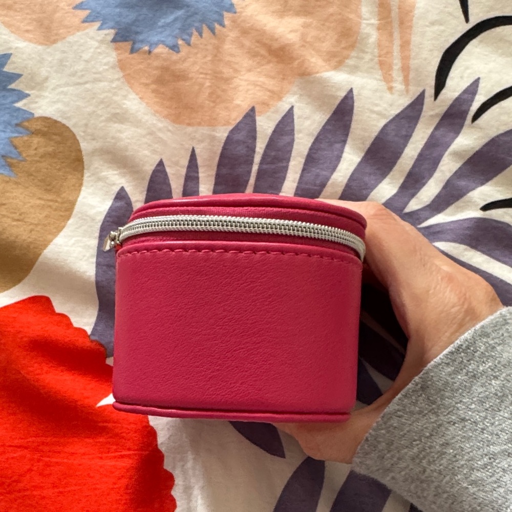 Louenhide Pink Jewelry Case - Picture 6 of 9